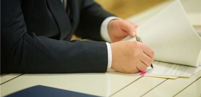 Порошенко подписал закон об иностранных инвестициях - Фото