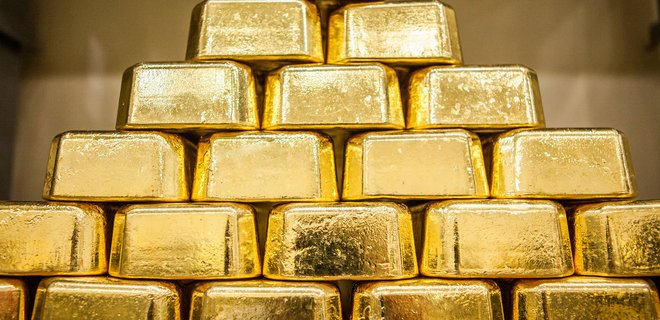 Золото подорожчало до восьмимісячного максимуму через загрози РФ та інфляцію в США - Фото