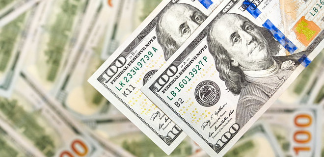 Доллар и евро продолжают дорожать. Курсы валют в банках - Фото