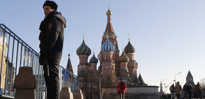 Российский фондовый рынок отреагировал падением на войска России в ОРДЛО - Фото
