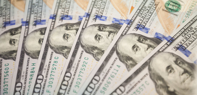 Доллар и евро еще заметно подорожали. Курс валют НБУ - Фото