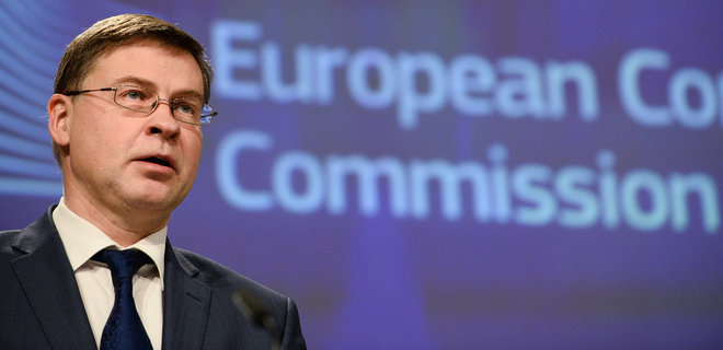 Заметны положительные тенденции: в Еврокомиссии надеются избежать рецессии в этом году - Фото