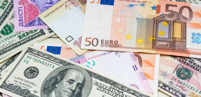 Наличные доллар и евро вновь подорожали - Фото