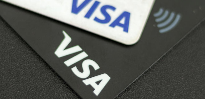 Visa заблокувала операції з картами банків РФ із санкційного списку - Фото