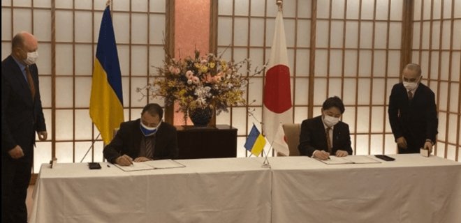 Япония подписала с Украиной соглашение о бесплатной передаче ВСУ защитного снаряжения - Фото