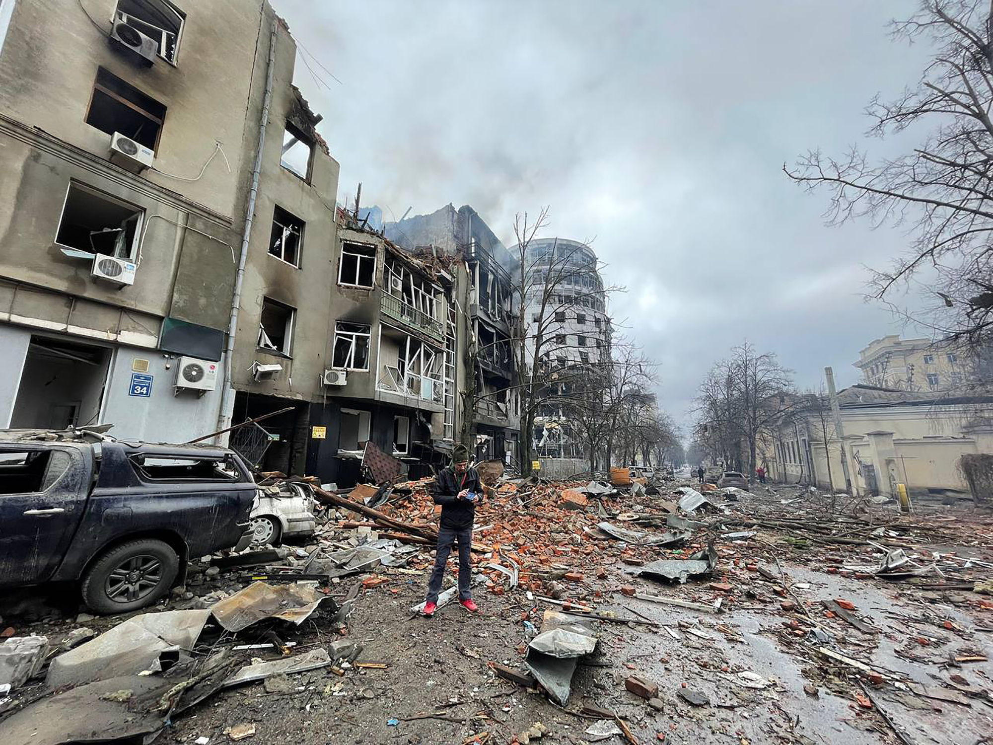 Украинцам обещают списать кредиты за уничтоженные жилье и авто. Что с этой идеей не так - Фото