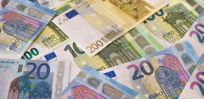 Євро на міжбанку подорожчав на 17 копійок - Фото