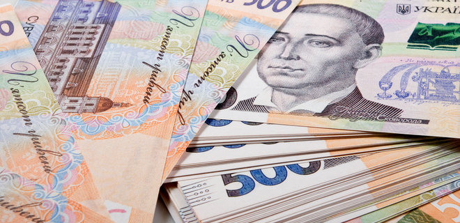 Банки поднимают ставки для гривневых депозитов. Но украинцы предпочитают валютные вклады - Фото