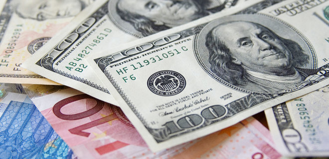 НБУ в очередной раз наполнил кассы банков наличной валютой: предоставил $100 млн и €20 млн - Фото