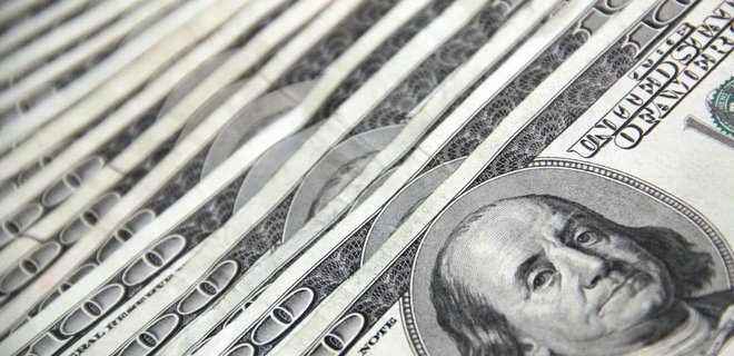 НБУ увеличил продажу валюты на межбанке - Фото