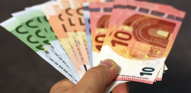 Курс евро опустился ниже 40 грн. Официальный курс валют - Фото
