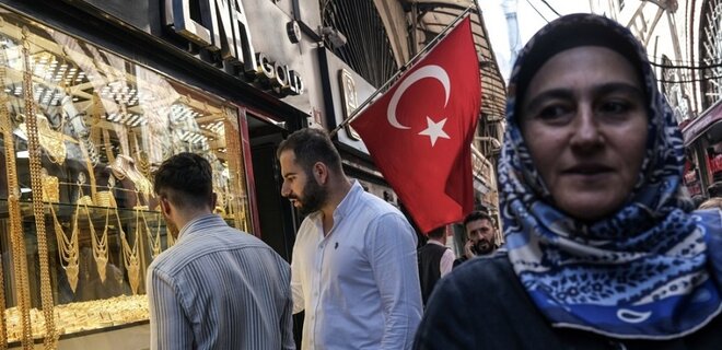 Турция второй раз за месяц подняла процентную ставку. Лира опять упала - Фото