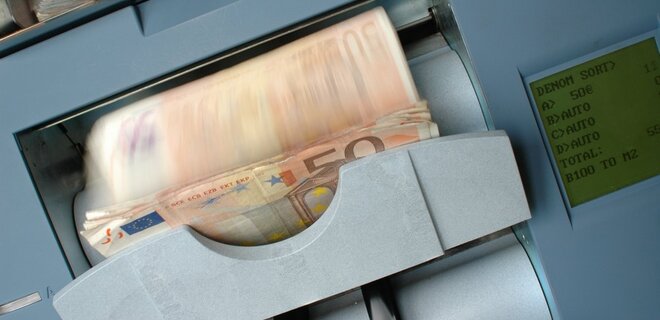 Гривня четвертий день поспіль зміцнюється щодо євро. Курс НБУ - Фото