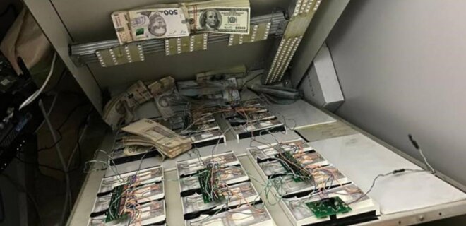 БЕБ заблокувало обмінники з російських платіжних систем: знайшли валюти на 60 млн — фото - Фото